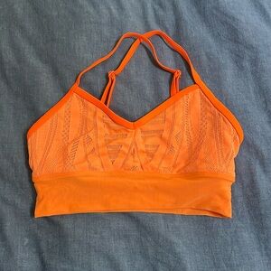 Alo yoga top- Small